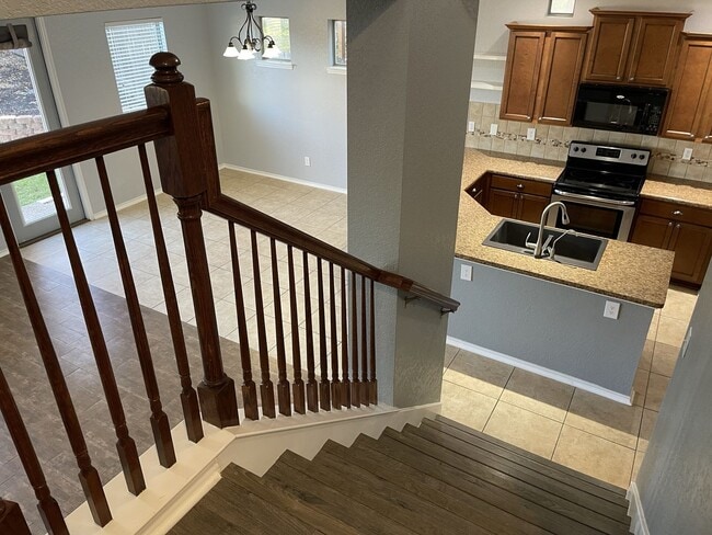 Building Photo - Beautiful Home off Stone Oak Pkwy