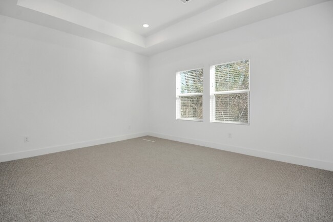 Building Photo - 778 W Tidwell Rd