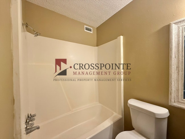 Building Photo - Almost Ready! 1 Bed 1 Bath Apartment Near Downtown Tyler!