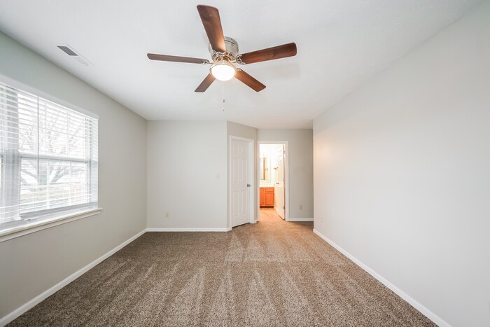 Building Photo - 205 Randell Ct