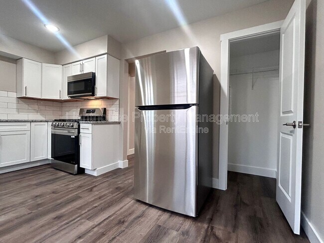 Building Photo - 2855 Taft Ave SW