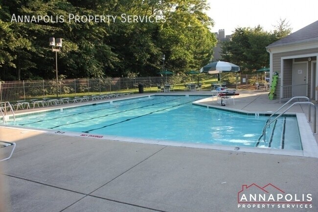 Building Photo - 621 Admiral Dr