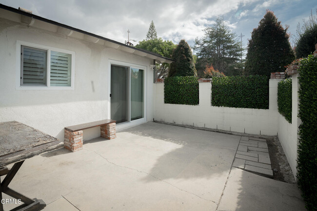 Building Photo - 851 Ivywood Dr