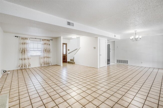 Building Photo - 6601 Skycrest Dr