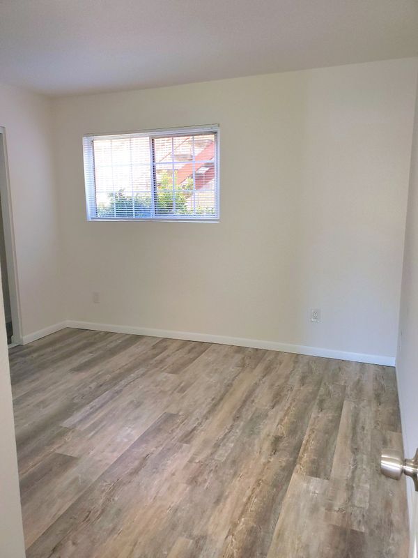 Building Photo - 9765 Dale Ave