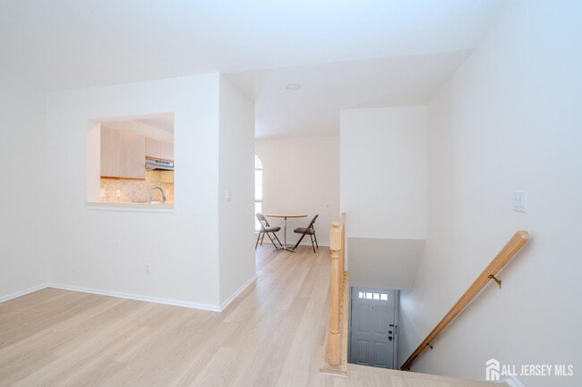 Building Photo - 32 Tanglewood Ct