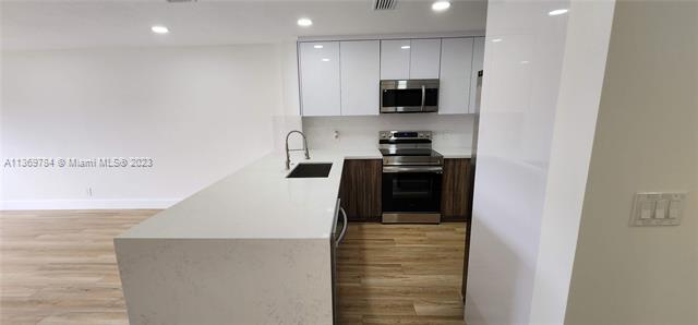 Building Photo - 7355 Woodmont Terrace