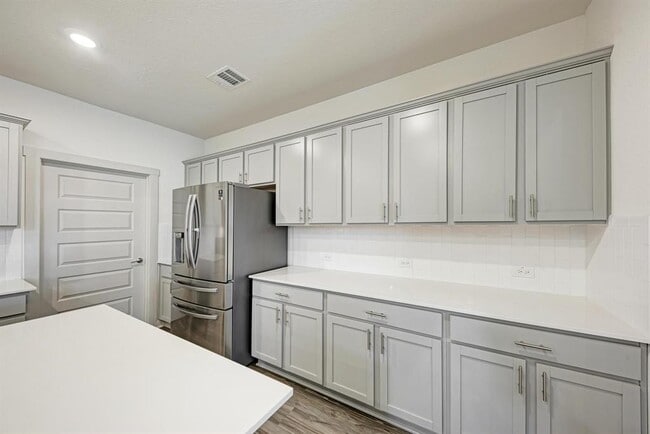 Building Photo - 7420 Peggie Nell Dr