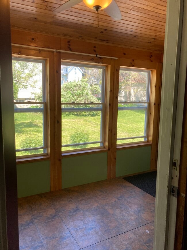 Building Photo - 221 S James St