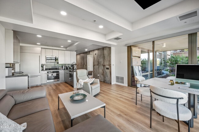 Building Photo - 7167 E Rancho Vista Dr