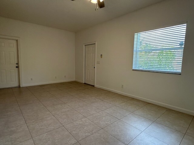 Building Photo - 1731 Lavue Ave