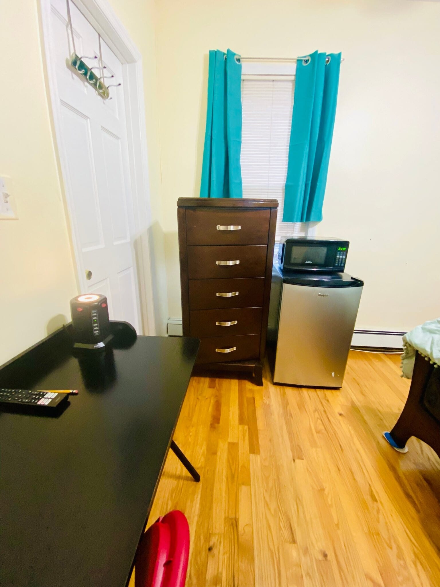 Building Photo - 20 Vineyard Ave