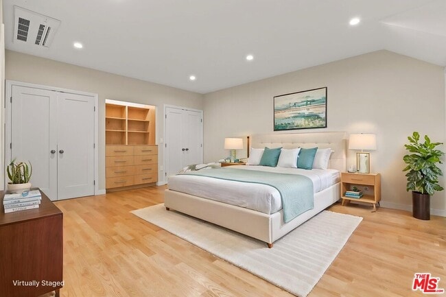 Building Photo - 652 Kensington Rd