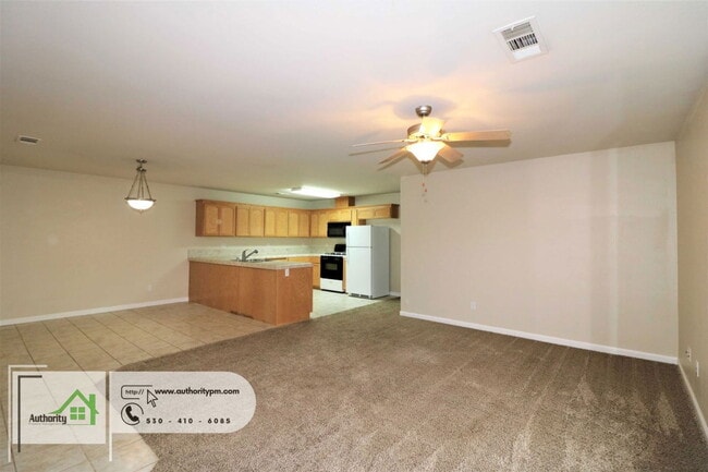 Building Photo - 22371 Rio Alto Dr