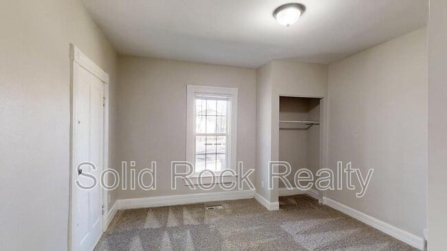 Building Photo - 219 N Institute St