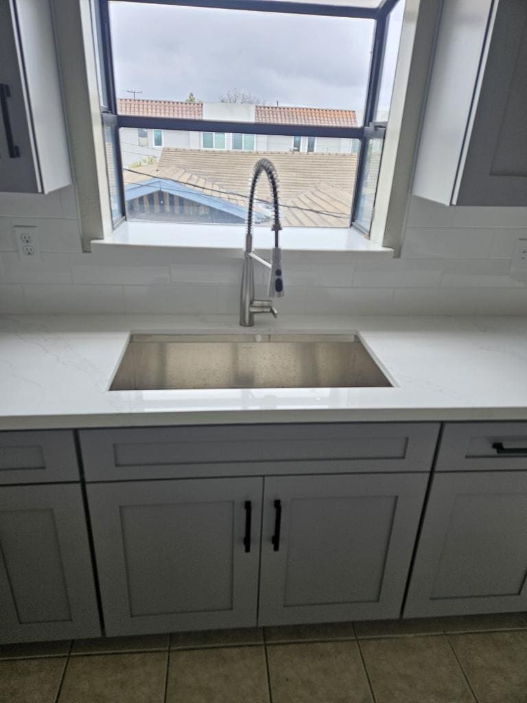 Building Photo - 220 Marguerita Ave