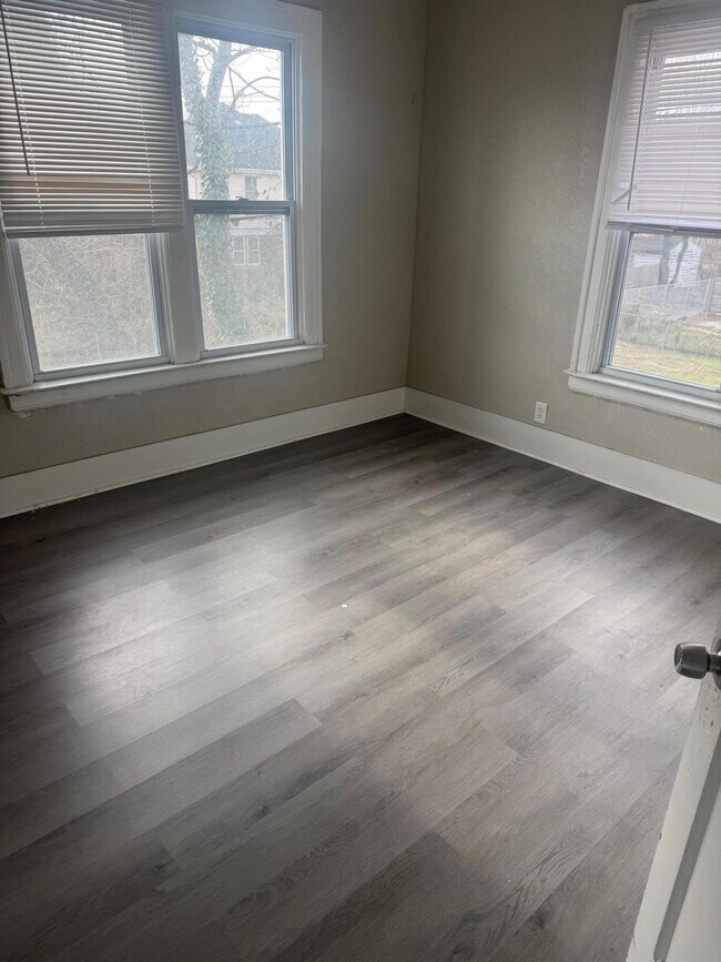 Building Photo - 2925 Calvert St