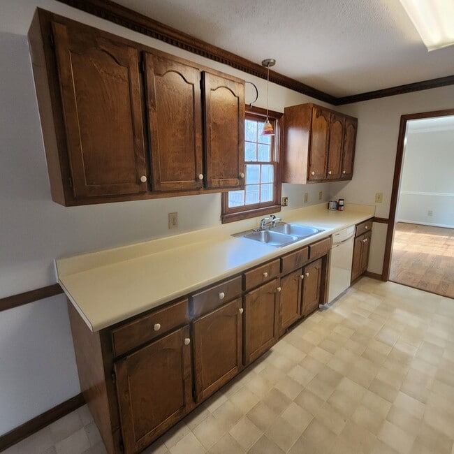 Building Photo - 103 Brams Ct