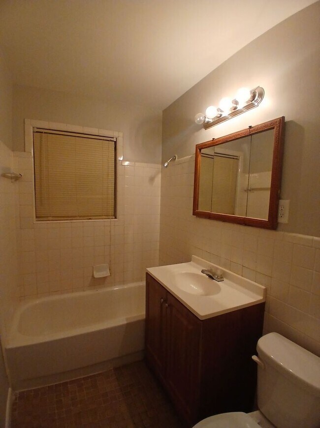 Building Photo - Charming 3-Bedroom Home in Desirable Ralei...