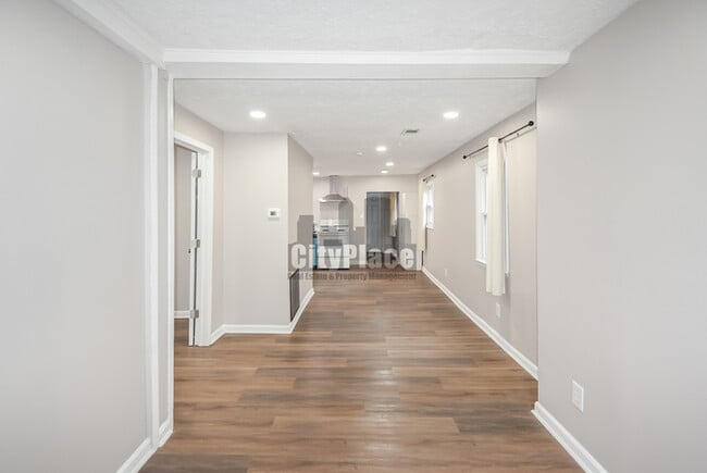 Building Photo - 2415 N Oxford St