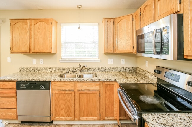 Building Photo - 10734 Snowdrop Way