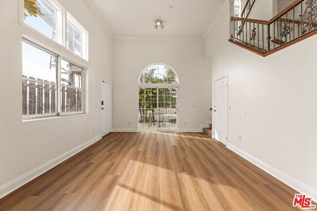 Building Photo - 11738 Valley View Ave