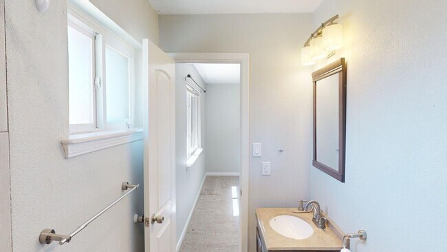 Building Photo - 3206 Thunder Rd