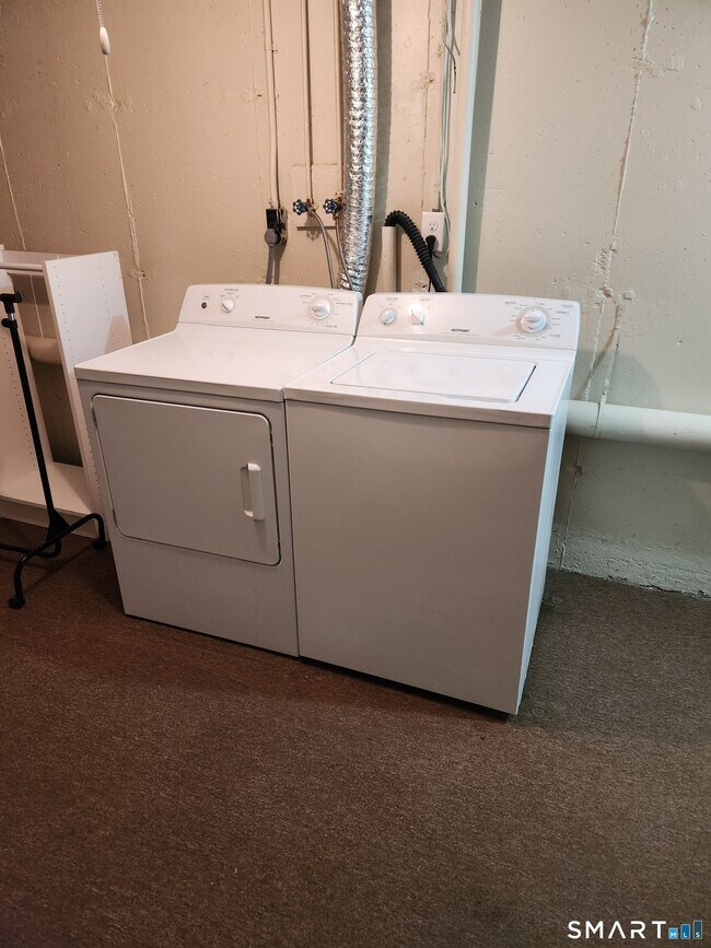 Building Photo - 83 Churchill Way