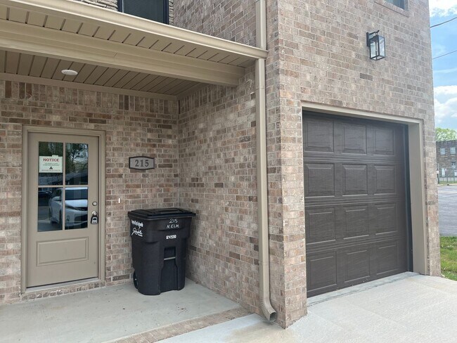 Building Photo - Newly built in Jacksonville