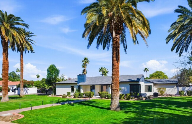 Building Photo - 2939 N Manor Dr E
