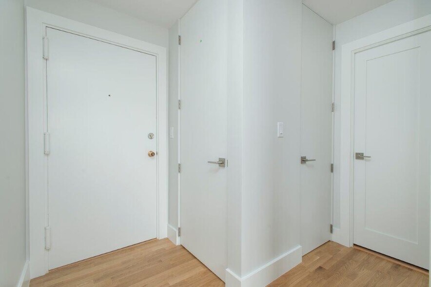 Building Photo - 334 Harvard St