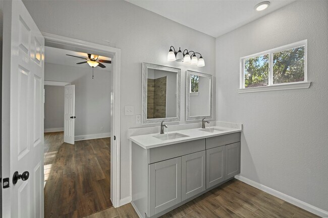 Building Photo - 17507 Wild Oak Dr