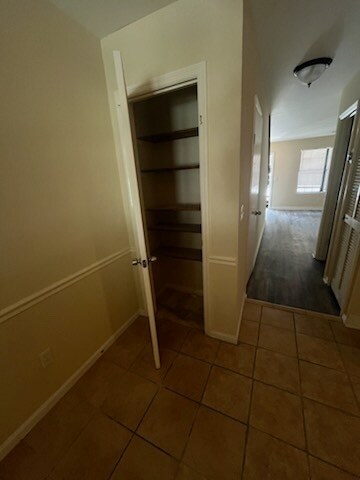 Building Photo - 103 Kimeran Ln APT B
