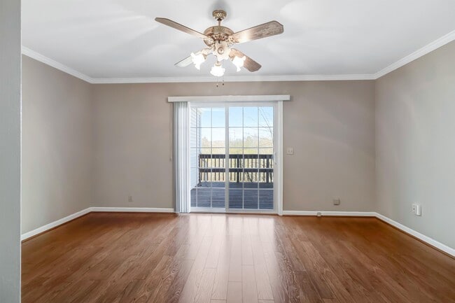 Building Photo - 1217 Carriage Park Dr