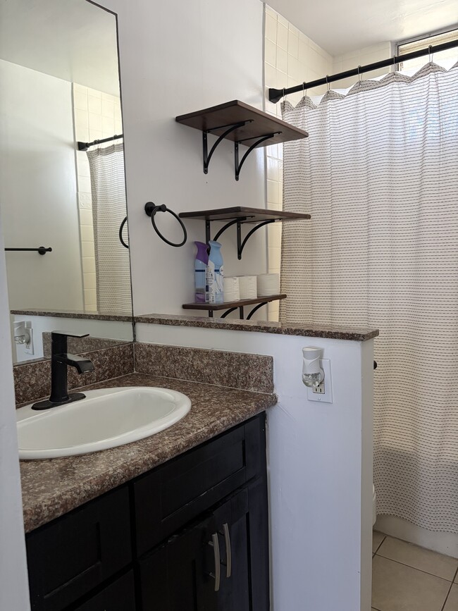 Building Photo - 99-015-015 Kalaloa St