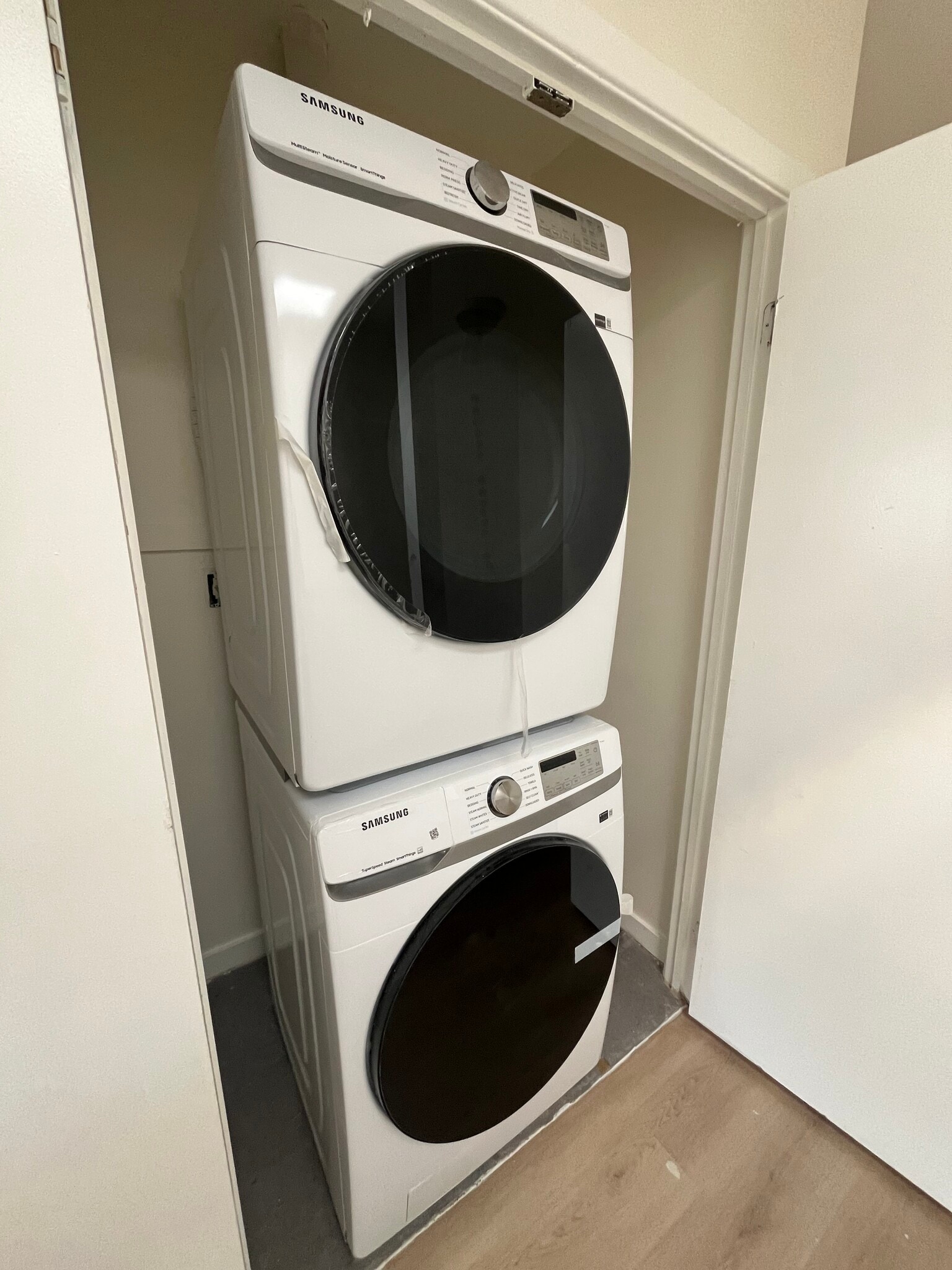 Building Photo - 929 Gates Ave