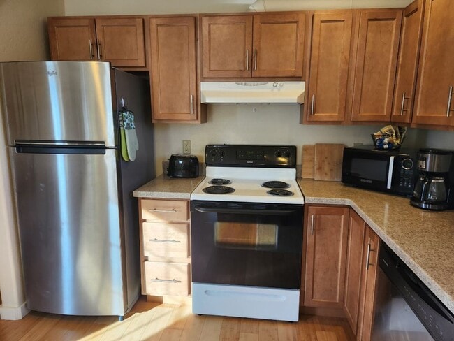 Building Photo - Furnished Two Bedroom Apartment on 27 Acre...