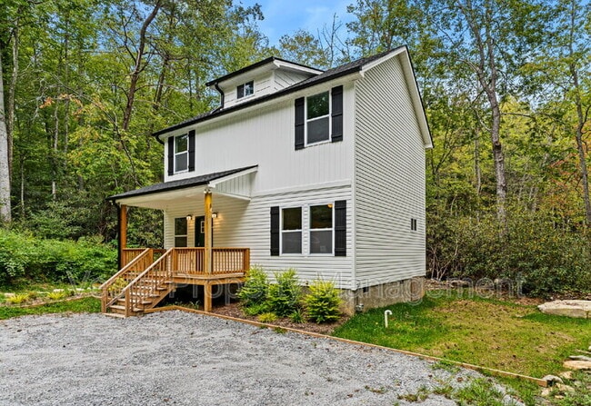 Building Photo - 882 Wash Freeman Rd