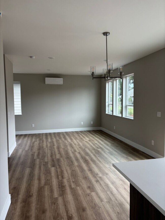 Building Photo - Garrison Square 3 bedroom- Brand New!