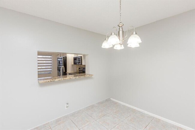 Building Photo - 1000 SW 125th Ave
