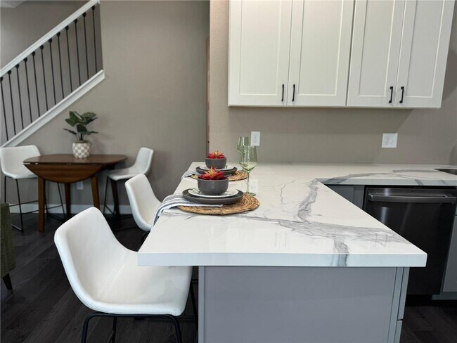 Building Photo - 115 Renet Path