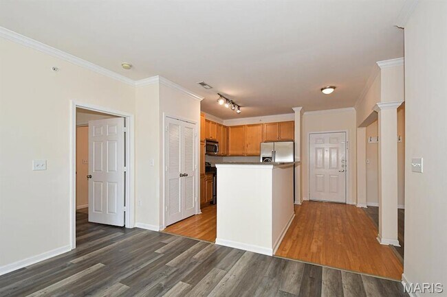 Building Photo - 1270 Strassner Dr
