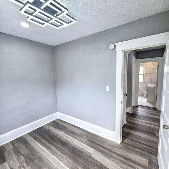 Building Photo - 3-Bedroom Home with Attic and Basement in ...