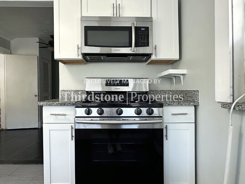 Building Photo - 1520 Donald St