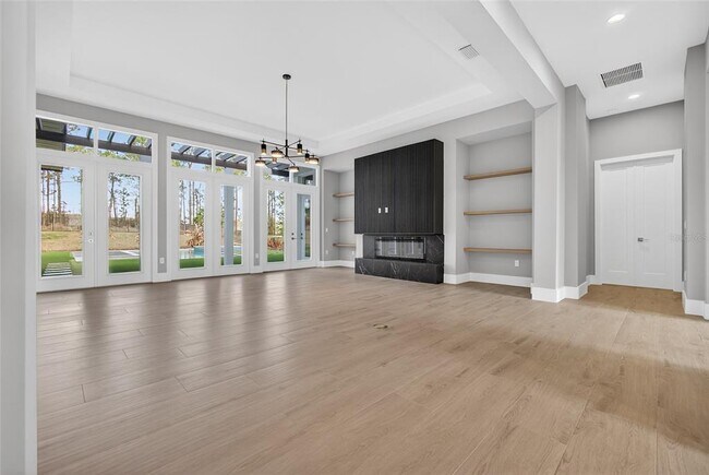 Building Photo - 16130 Pendio Dr
