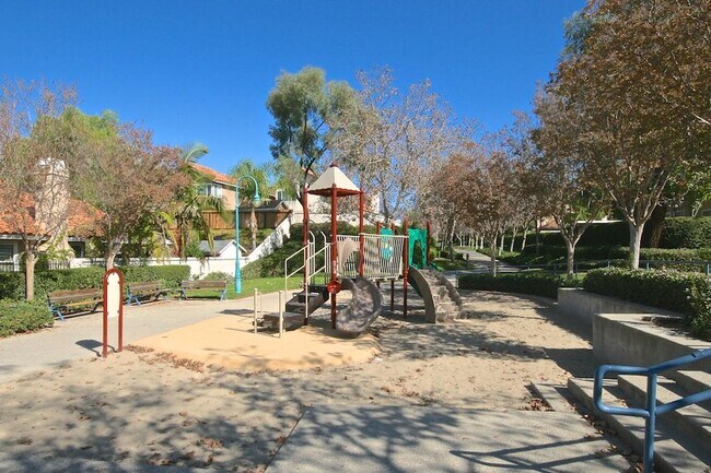Building Photo - 61 Gaviota