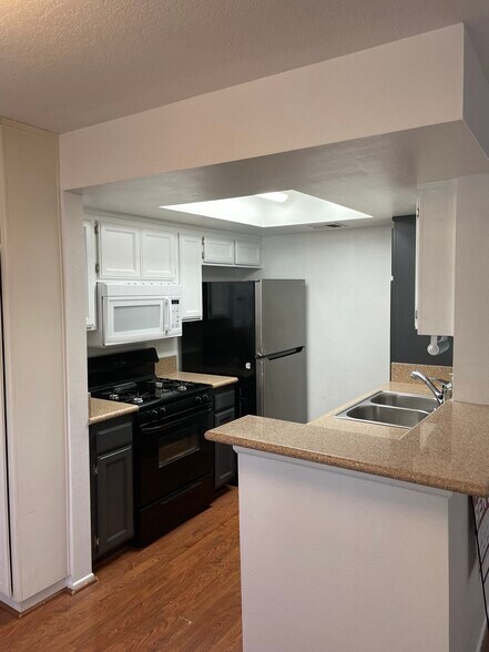 Kitchen 4, optional fridge - 4201 Las Virgenes Rd