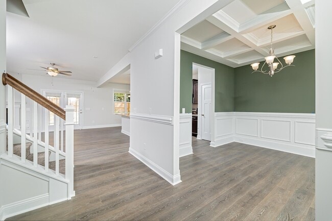 Building Photo - 587 Foothills St