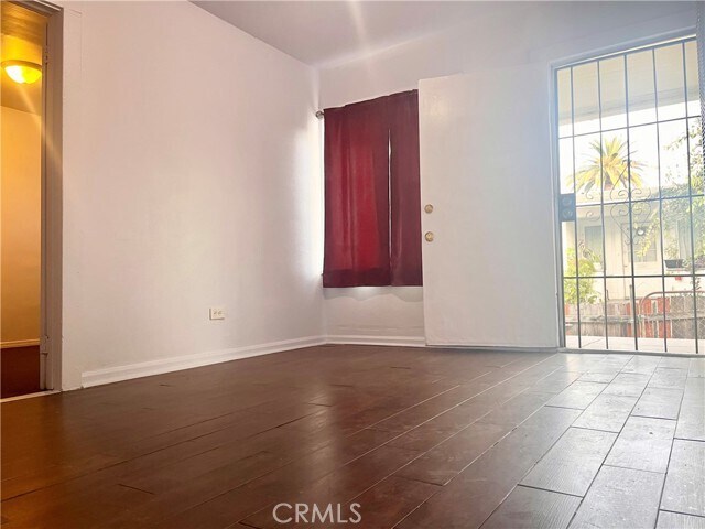 Building Photo - 900 W 52nd St