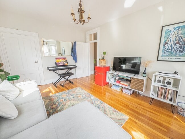 Building Photo - 35 Essex St